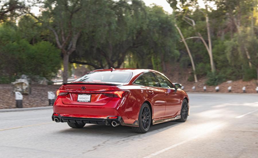  Toyota Avalon TRD 2019 года  (фото 29 из 44)